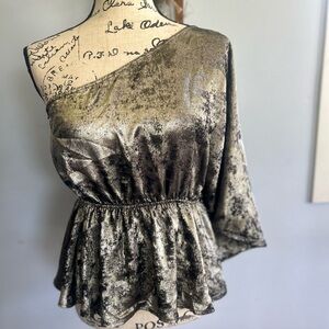 GILLI blouse‎ one sleeve metallic gold 80’s holiday party